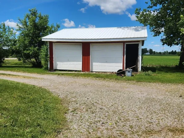 71040 Omo Rd, Richmond, MI 48062