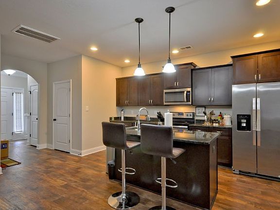 4th image of 904 Cherry Blossom Ln