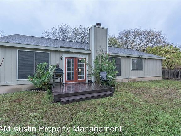 3rd image of 1503 Cricket Hollow Dr