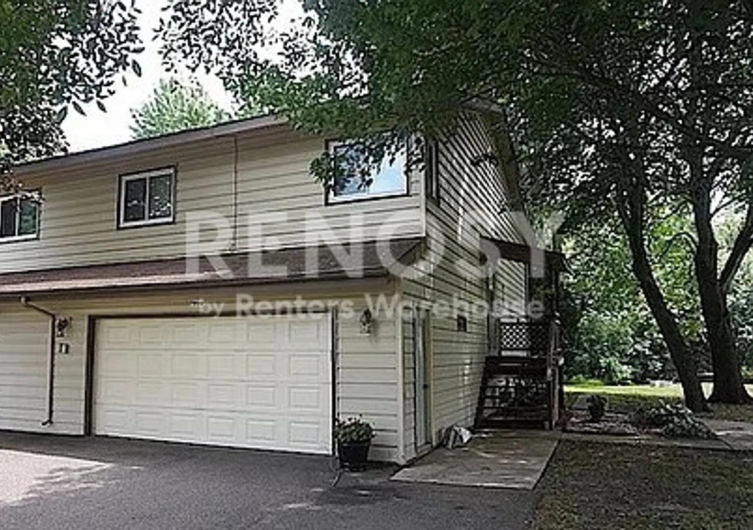 Available October 6th 5 Bedroom 2 Bath Townhouse in Brooklyn Park — Photo 1