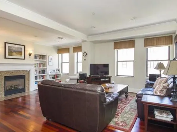 440 Commercial St APT 502, Boston, MA 02109