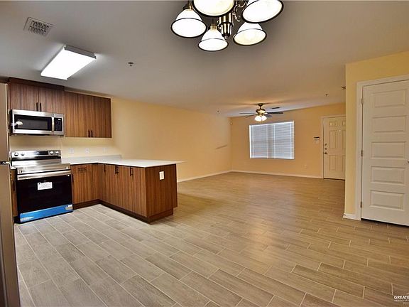 5th image of 1514 W Carmen Ave #4