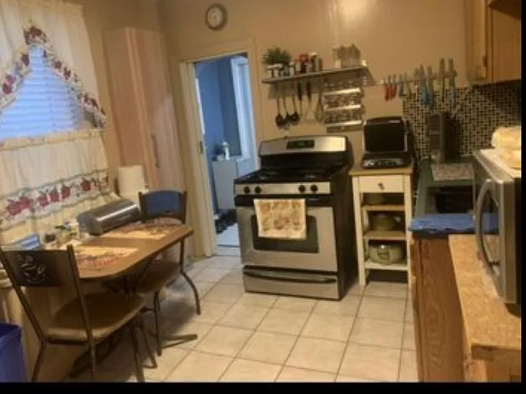 806 E Hilton St — Photo 10