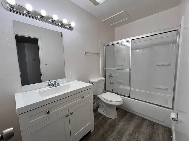 3 bed, 1000 sqft, $2,250 — Photo 4