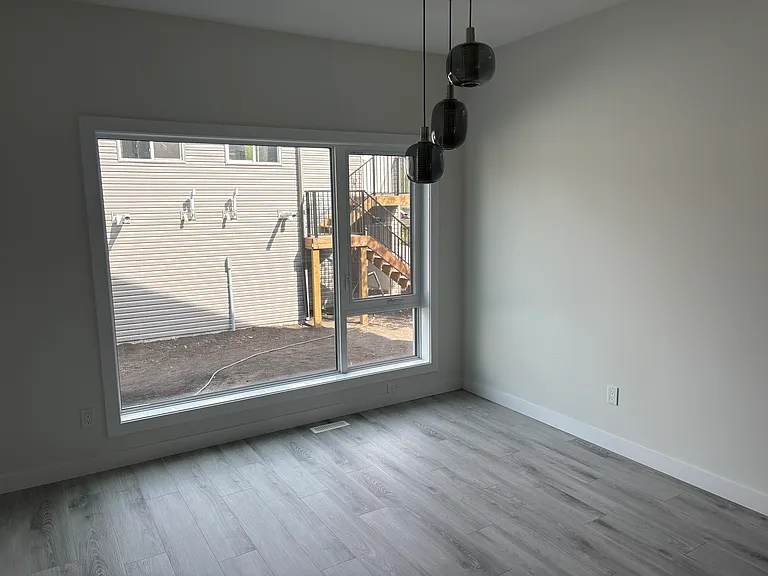 12115 93rd St NW — Photo 2