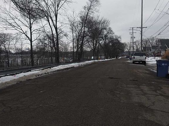 4th image of 1930 Towner Ave SW