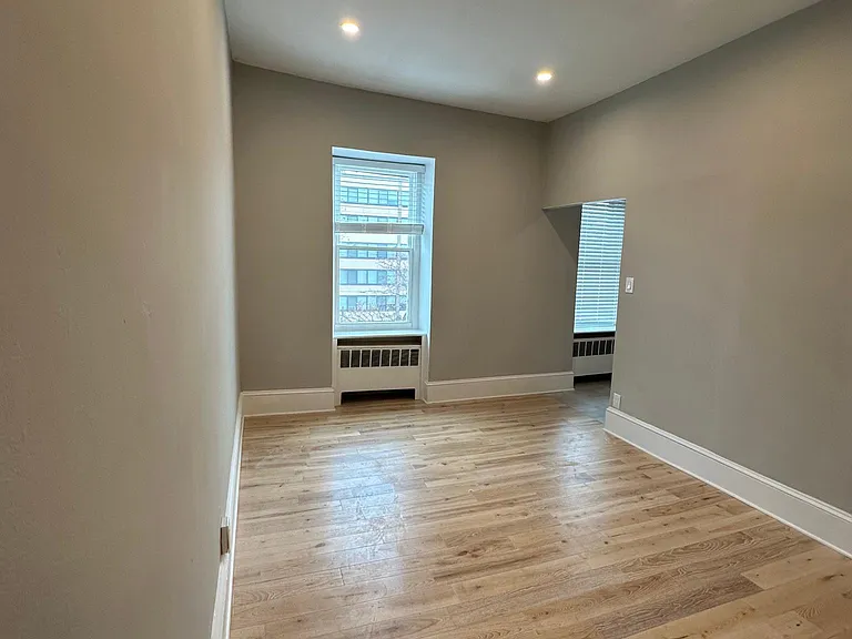 513 S 42nd St #3F — Photo 2