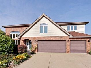 9028 Wachter Ln, Hickory Hills, IL 60457