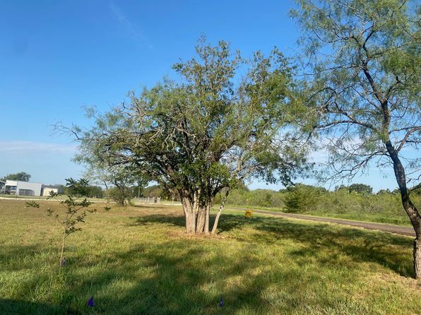 16 Cedar St #D, Mexia, TX 76667