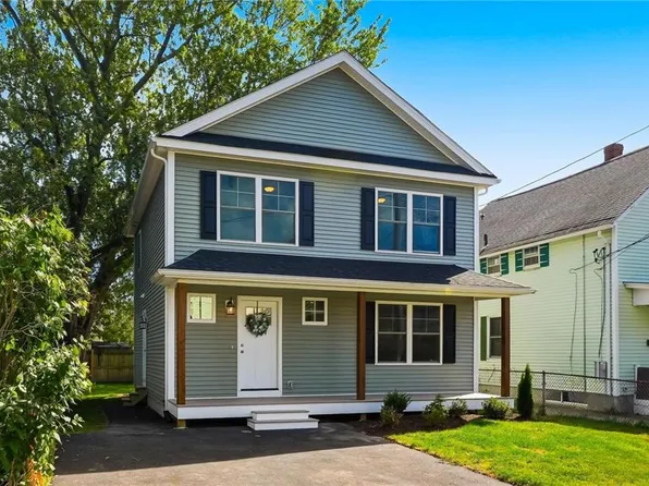 32 Adams Ave, Riverside, RI 02915