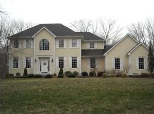 145 Cassandra Ln, North Kingstown, RI 02852