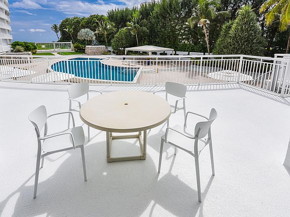 5th image of 2780 S Ocean Boulevard #111
