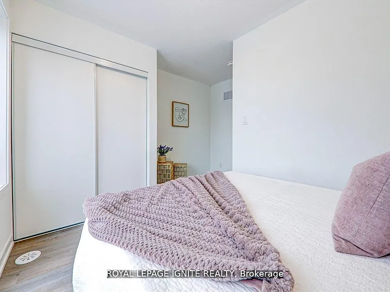 167 Downsview Park Blvd — Photo 26