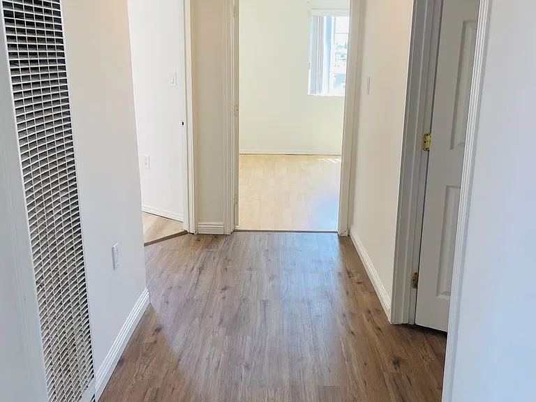 Apt Street 120 — Photo 14