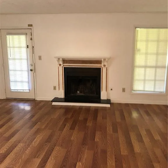 9456 Cypress Ln — Photo 5