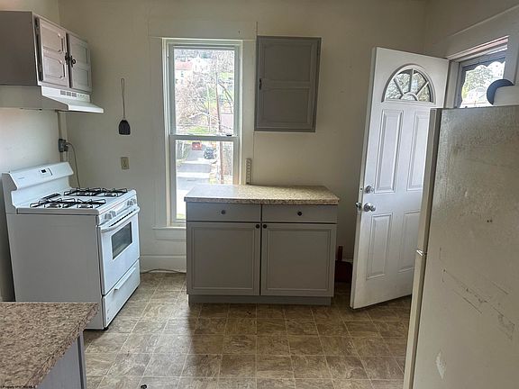 2nd image of 410 High St