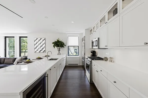 Sold by Nest Seekers International | media 5