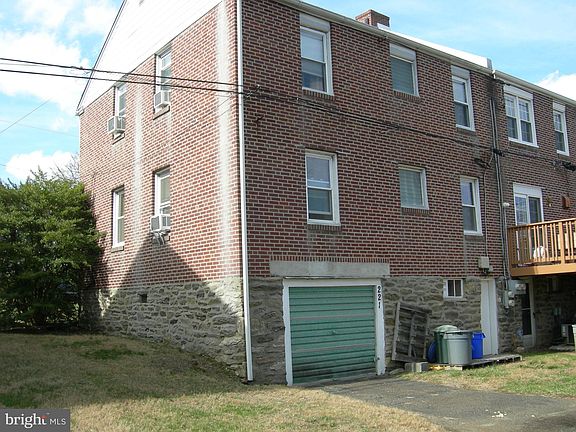 4th image of 221 Pilgrim Ln