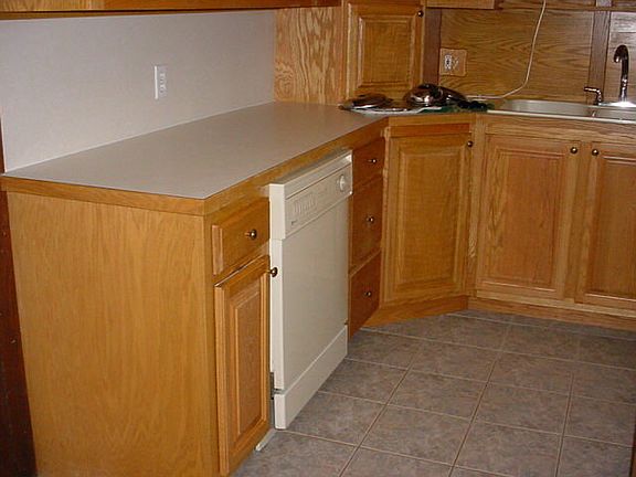 5th image of 1016 Menlo Cir