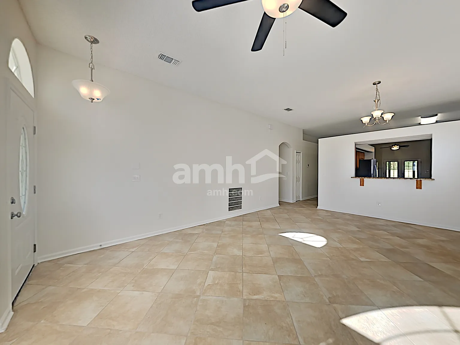 4 bed, 2.0 bath, 1834 sqft, $2,295 — Photo 4