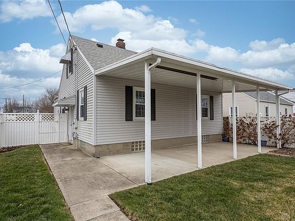 3rd image of 1805 Hazel Ave