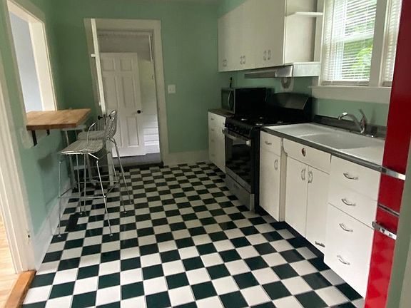 5th image of 1 Fitch Ct