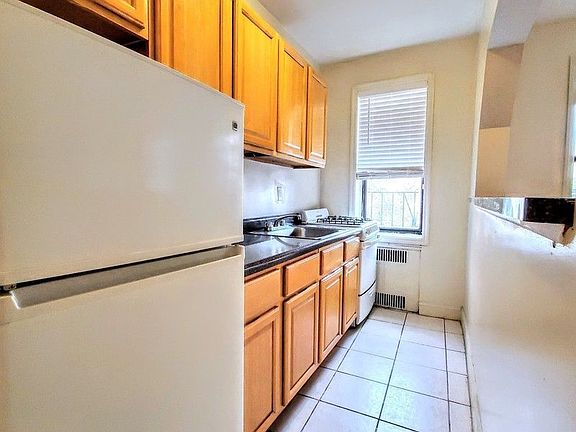 3rd image of 590 Ocean Ave #5