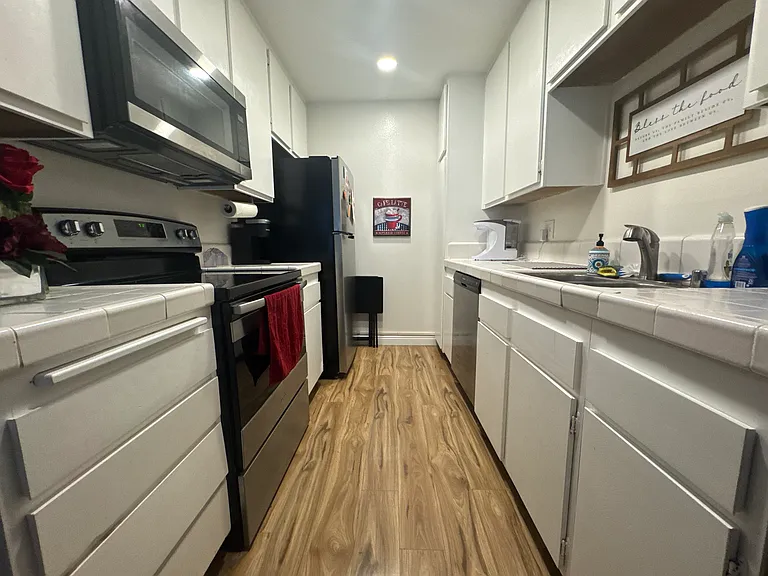 5460 White Oak Ave #C321 — Photo 6