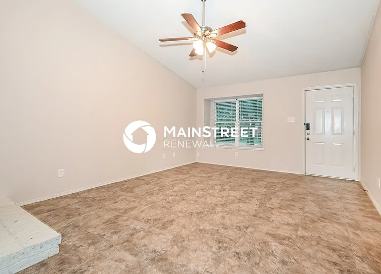 912 Carom Way — Photo 4