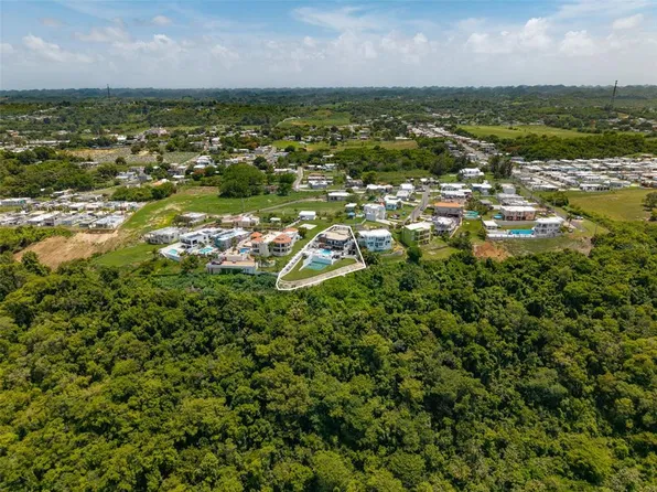 Carr 2 Km 94.0 Quintas De Camuy Int Bo Yeguada, Camuy, PR 00627