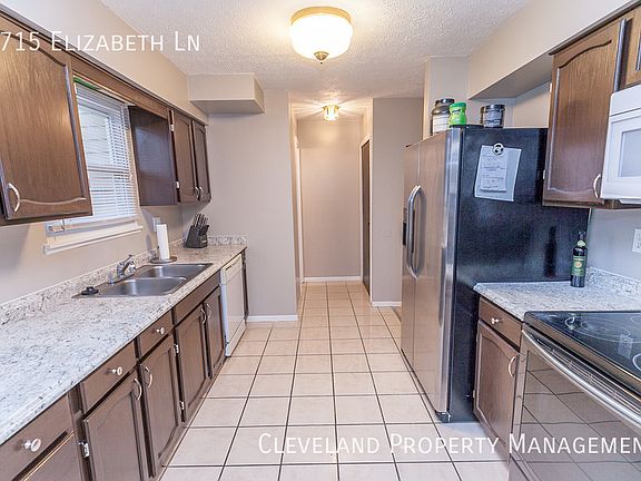 4th image of 4715 Elizabeth Ln