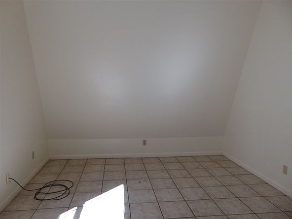 4th image of 220 Big Oaks Dr