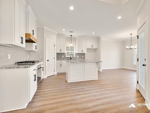 3rd image of 2931 Creekmere Ln