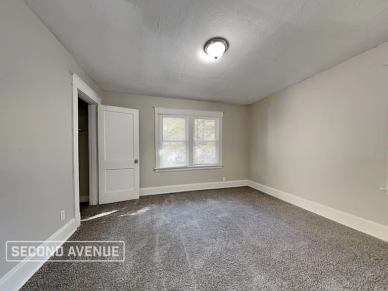 4692 Winton Rd — Photo 8