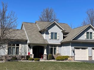 5184 Willowbrook Dr W, Clarence, NY 14031