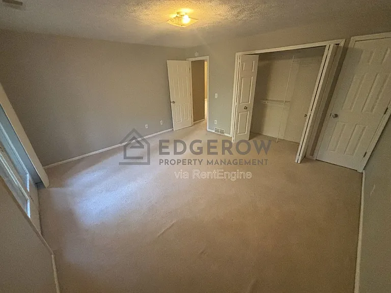 2726 Sandstone Ter NE — Photo 10