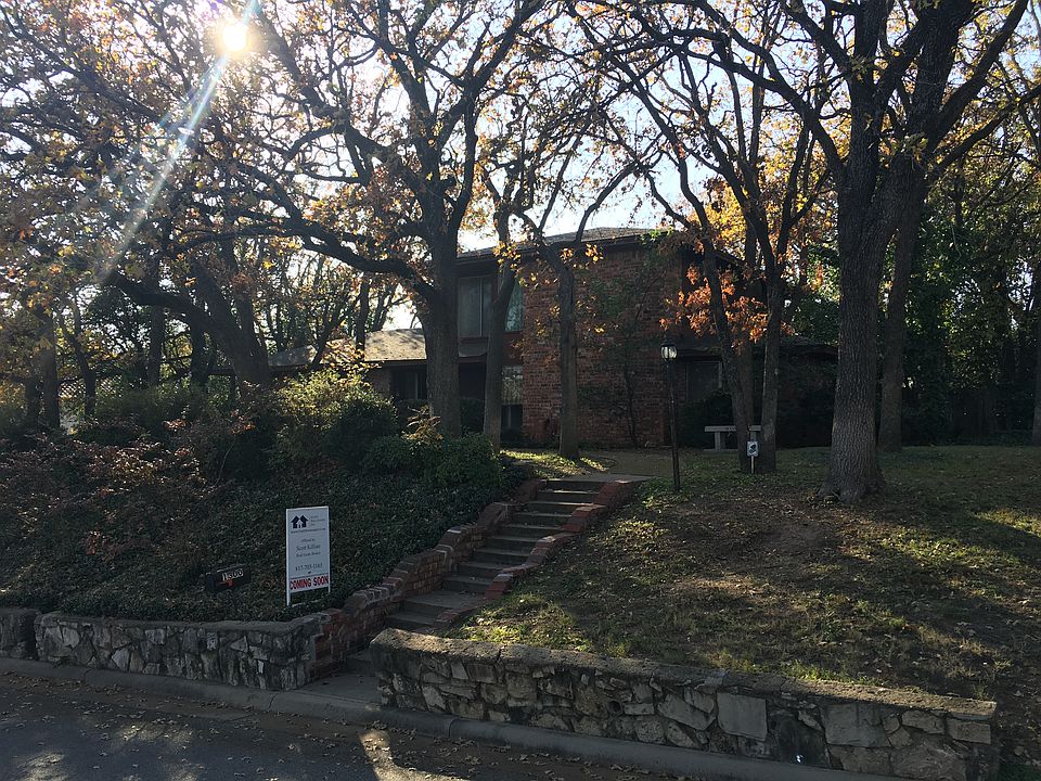 1st image of 1300 Woodridge Cir