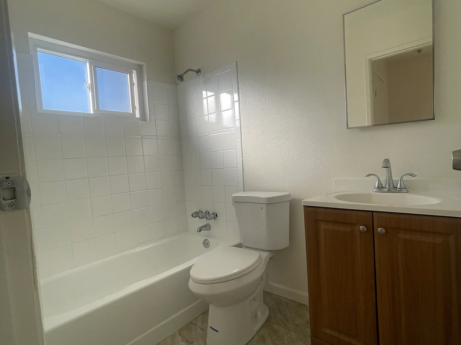1 bed, 450 sqft, $1,800 — Photo 2