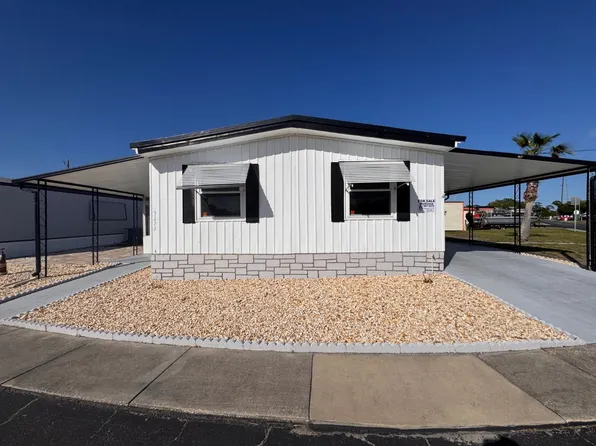3273 3rd Ave, Mims, FL 32754