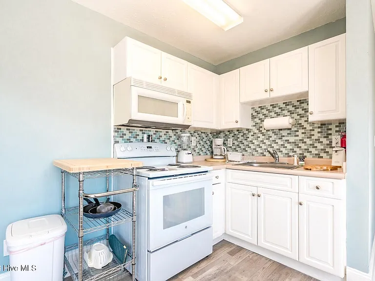 1507 N New River Dr #216 — Photo 6