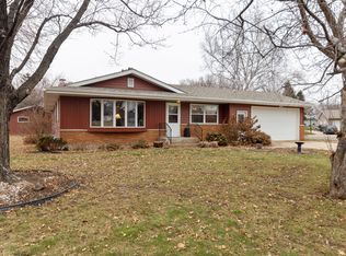 301 W Pine St, Roberts, WI 54023