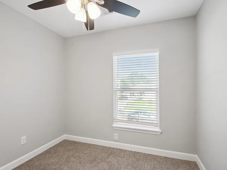 1127 Cascade Creek Dr — Photo 25