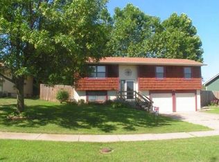 3405 SE Highland Ave, Topeka, KS 66605