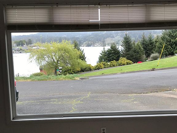 3rd image of 3407 NE Yacht Ave