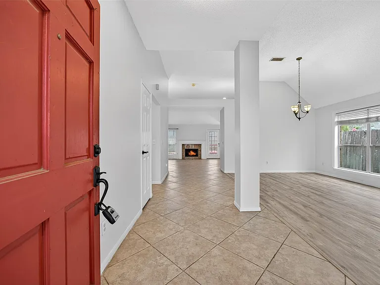 1035 Cascade Creek Dr — Photo 5