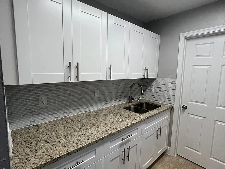 3265 E Palm Dr — Photo 1