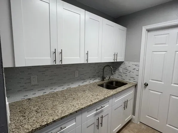 3265 E Palm Dr, Boynton Beach, FL 33435