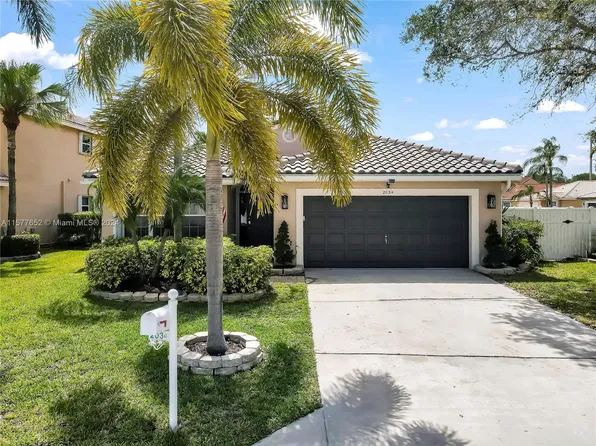 2034 NW 183rd Ter, Pembroke Pines, FL 33029