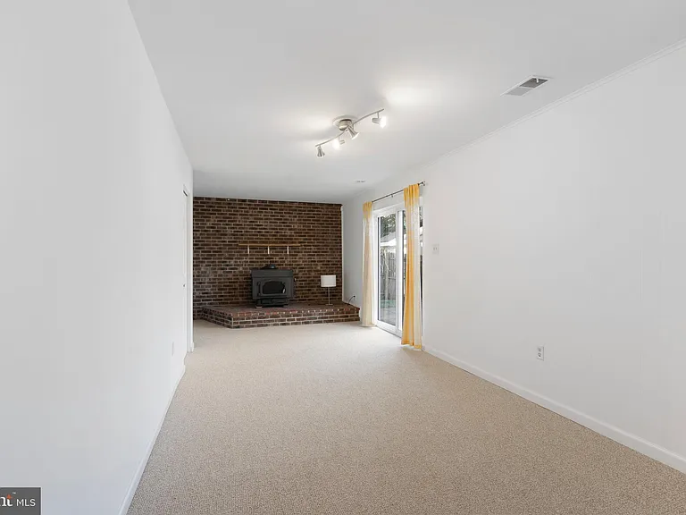 2636 E Side Dr — Photo 23