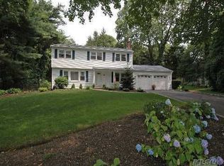9 Setalcott Pl N, Setauket, NY 11733